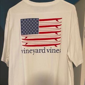 Vineyard Vines Men’s Tshirt Size L - Like New